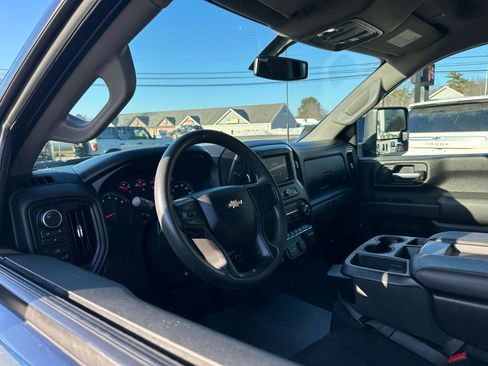 Used 2022 Chevrolet Silverado 2500 Custom w/ Custom Convenience Package image 13