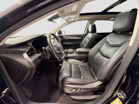 Used 2017 Cadillac XT5 Luxury w/ Driver Awareness Package FWD image 19