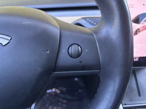 Used 2018 Tesla Model 3 Mid Range RWD image 13