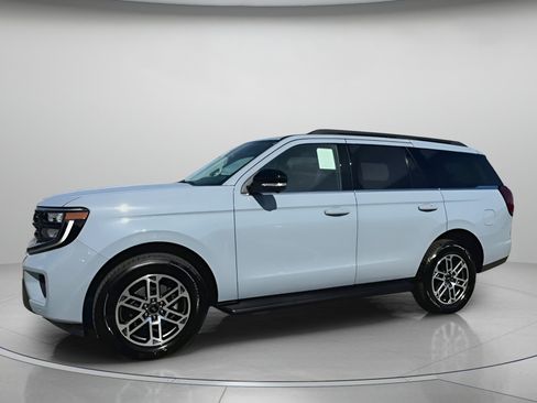 New 2025 Ford Expedition Active image 14