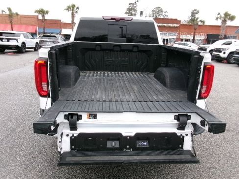 Used 2023 GMC Sierra 1500 AT4 w/ AT4 Premium Package image 5