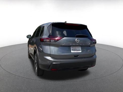 Used 2025 Nissan Rogue SV AWD/4WD image 11