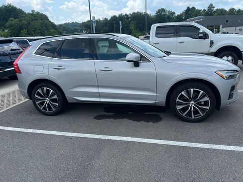 Used 2022 Volvo XC60 B5 Momentum w/ Climate Package AWD/4WD image 7