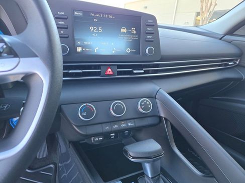 New 2026 Hyundai Elantra SE image 12