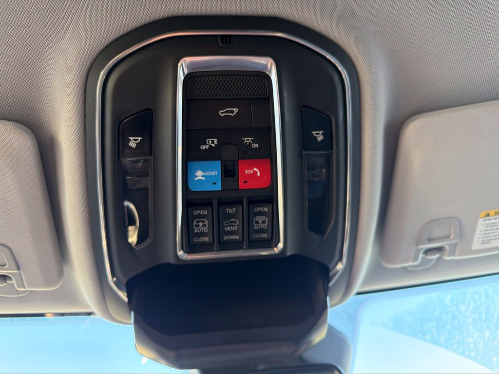 Used 2021 Jeep Grand Cherokee L Limited AWD/4WD image 19