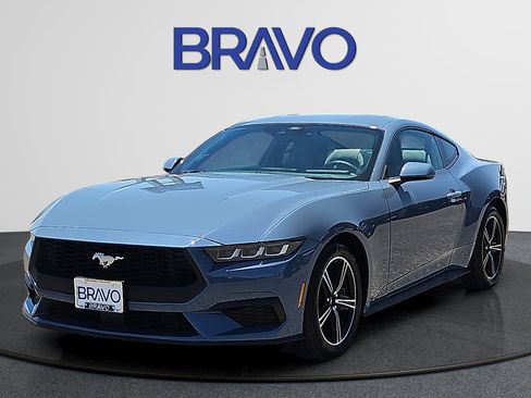 Used 2025 Ford Mustang Coupe RWD image 1