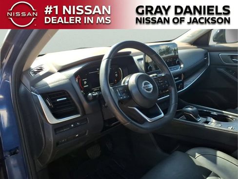 Used 2021 Nissan Rogue Platinum FWD image 11