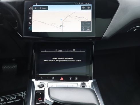 Used 2022 Audi e-tron Premium Plus w/ Premium Plus Package image 11