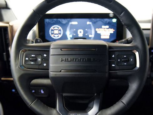 Used 2024 GMC Hummer EV 3X image 31