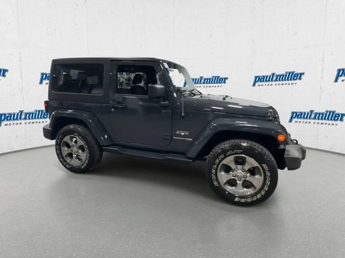 Used 2018 Jeep Wrangler Sahara w/ Connectivity Group AWD/4WD image 13
