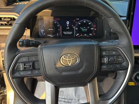 Used 2024 Toyota Tacoma Limited w/ Limited Package (LT) AWD/4WD image 30