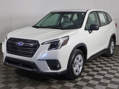 Used 2023 Subaru Forester AWD/4WD image 5
