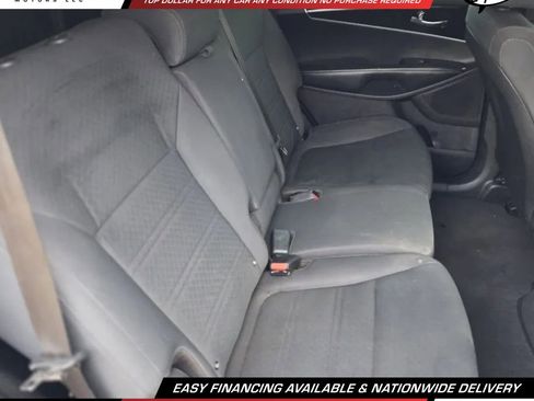 Used 2019 Kia Sorento L FWD image 17