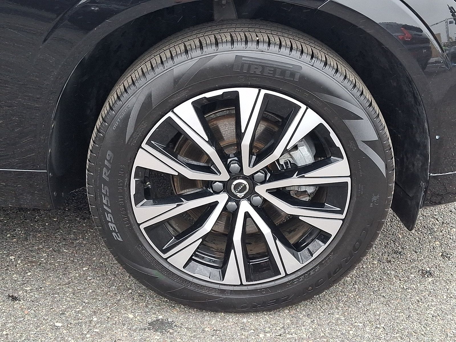 Used 2024 Volvo XC60 B5 Core w/ Protection Package Premier AWD/4WD image 8