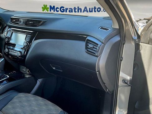 Used 2022 Nissan Rogue Sport SV w/ Technology Package image 28