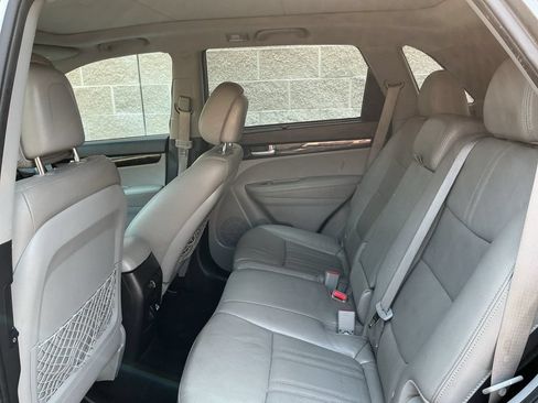 Used 2014 Kia Sorento SX w/ 3rd Row Package FWD image 22