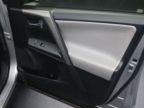 Used 2018 Toyota RAV4 XLE image 22