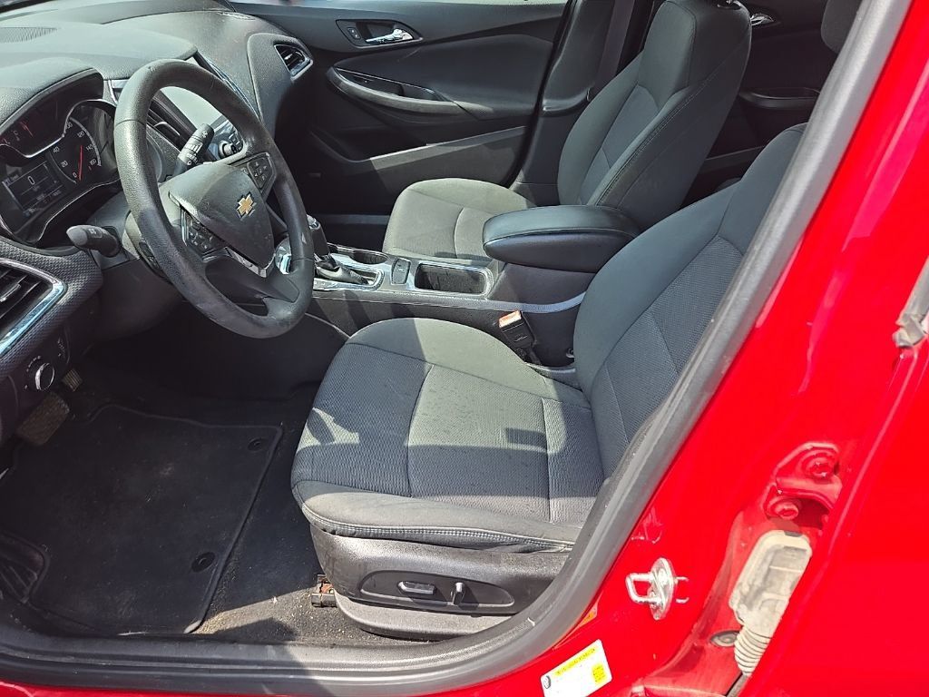 Used 2017 Chevrolet Cruze LT w/ Sun And Sound Package FWD image 12