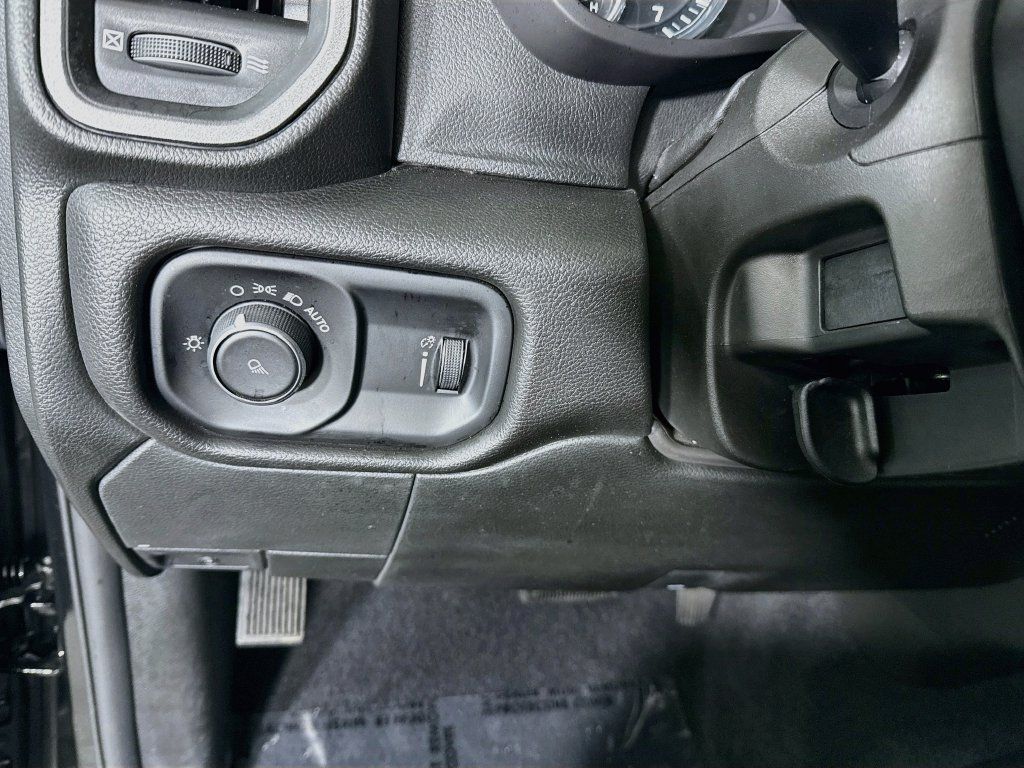 Used 2024 RAM 2500 Tradesman w/ Chrome Appearance Group AWD/4WD image 19