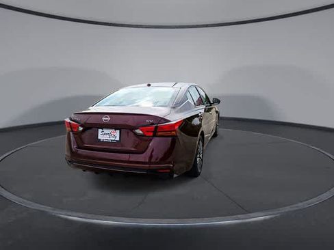 Used 2024 Nissan Altima 2.5 SV FWD image 7