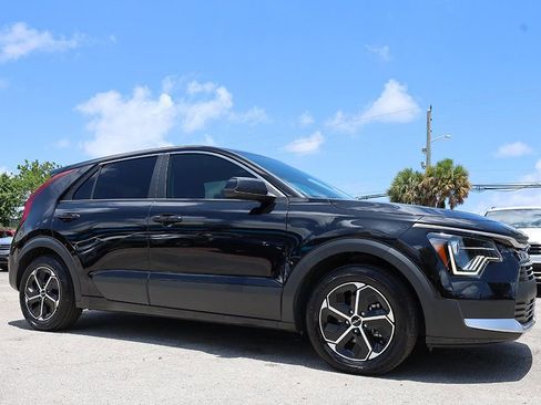 Used 2024 Kia Niro LX FWD image 5