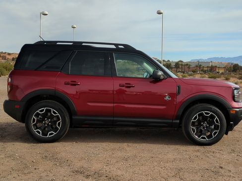 Used 2025 Ford Bronco Sport Outer Banks w/ Outer Banks Tech Package+ image 2