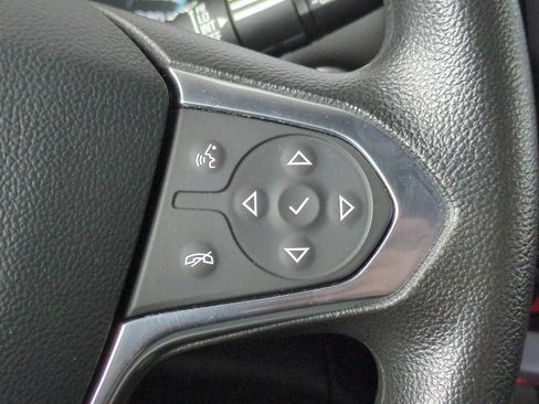 Used 2020 Chevrolet Traverse LS AWD/4WD image 38
