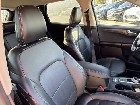 Used 2020 Ford Escape Titanium image 17