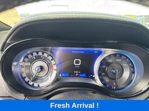Used 2023 Chrysler 300 S RWD image 5