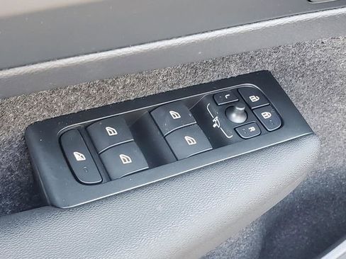 New 2026 Volvo XC40 B5 Plus w/ Protection Package Premier image 12