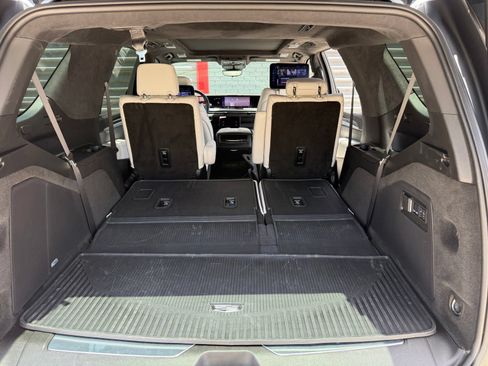 Used 2025 Cadillac Escalade V AWD/4WD image 42