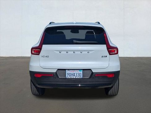 Used 2026 Volvo XC40 B5 Plus w/ Protection Package Premier AWD/4WD image 4