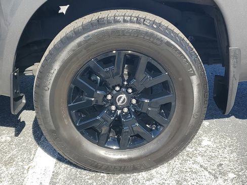 Certified 2023 Nissan Frontier SV w/ Midnight Edition Package image 8