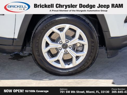 Used 2025 Jeep Compass Latitude image 38