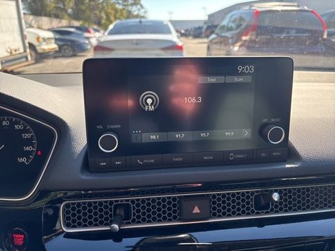 Used 2024 Honda Civic EX-L image 2