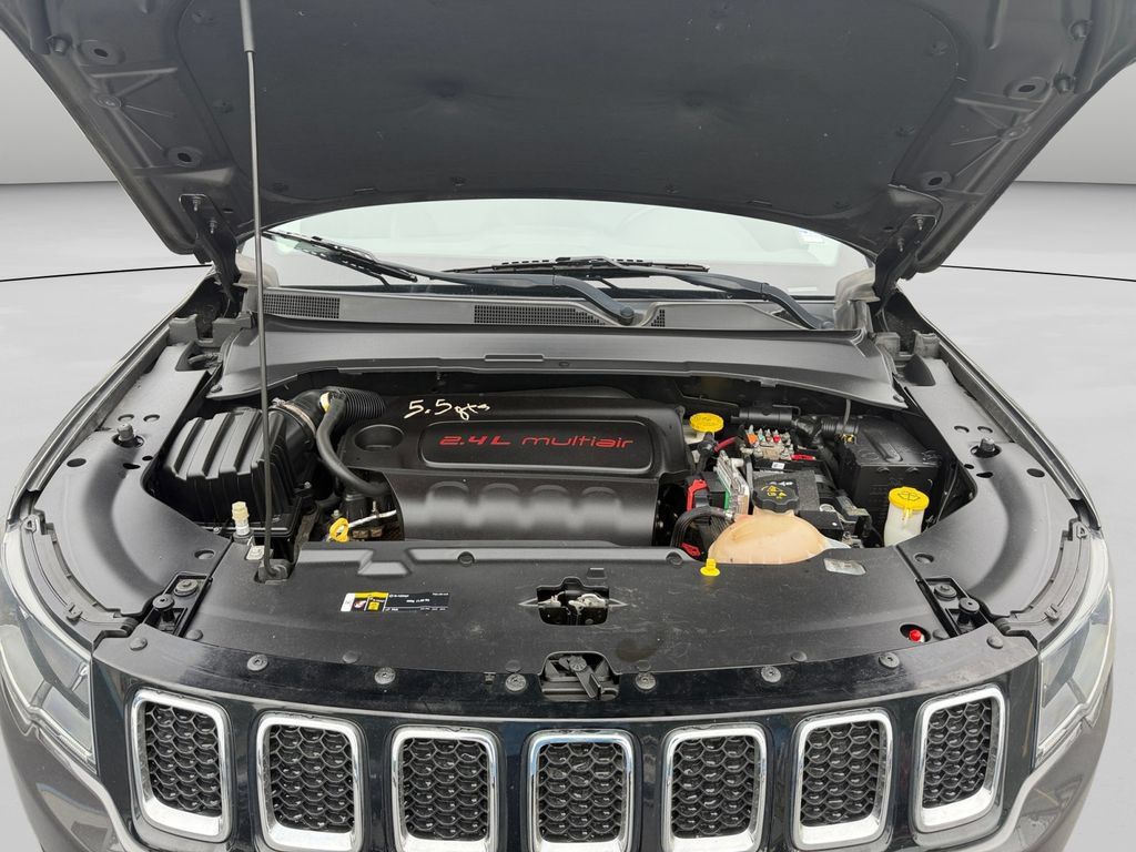 Used 2018 Jeep Compass Latitude w/ Popular Equipment Group AWD/4WD image 23