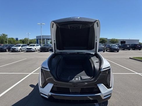 Used 2025 Cadillac Escalade IQ Luxury 2 w/ LPO, Premium Carpet Package AWD/4WD image 14