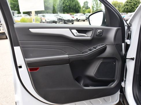 New 2025 Ford Escape Base w/ PHEV Premium Package image 21