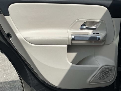 Certified 2025 Mercedes-Benz GLB 250 image 15