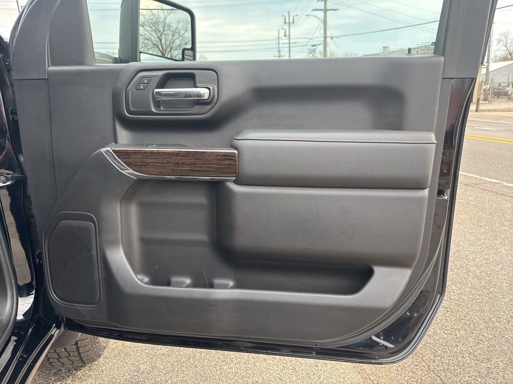 Used 2025 GMC Sierra 2500 SLE w/ SLE Convenience Package AWD/4WD image 24