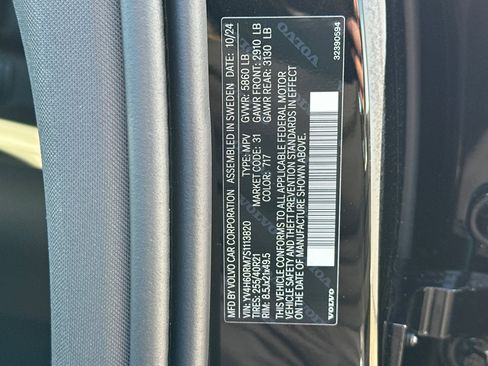 New 2025 Volvo XC60 T8 Ultra w/ Protection Package Premier image 32