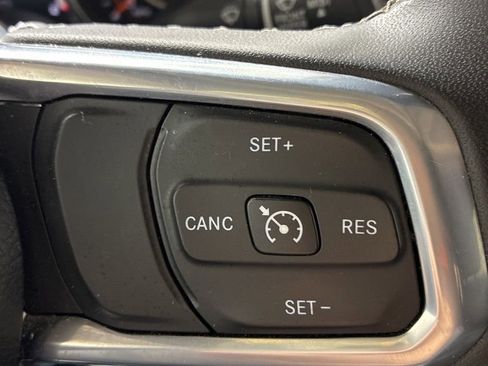 Used 2023 Jeep Gladiator Overland image 13