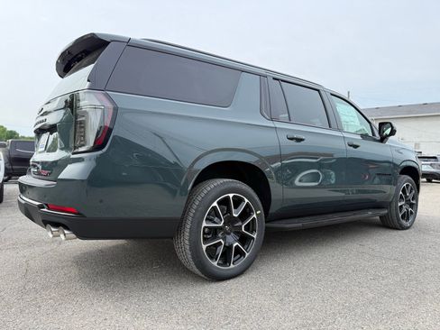 New 2026 Chevrolet Suburban RST AWD/4WD image 6