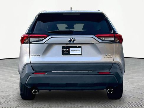 Used 2021 Toyota RAV4 XLE w/ Convenience Package AWD/4WD image 5