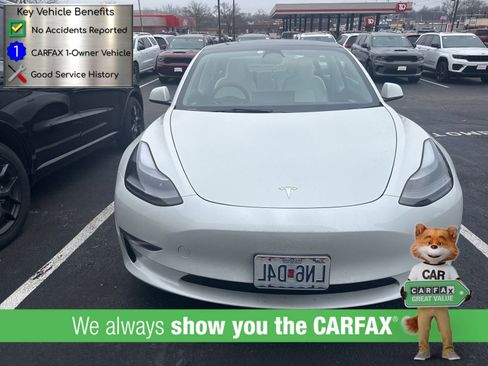 Used 2023 Tesla Model 3 Standard Range image 3