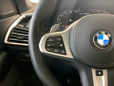 Used 2021 BMW X5 M50i image 24
