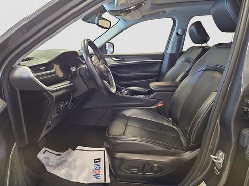 Used 2022 Jeep Grand Cherokee Limited image 10