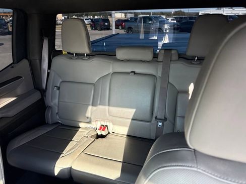 Used 2022 GMC Sierra 1500 SLT w/ SLT Convenience Package image 10