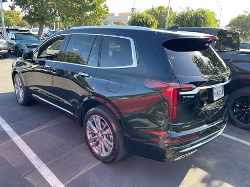 Used 2023 Cadillac XT6 Premium Luxury AWD/4WD image 2