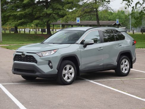 Used 2020 Toyota RAV4 XLE w/ All Weather Liner Package AWD/4WD image 21